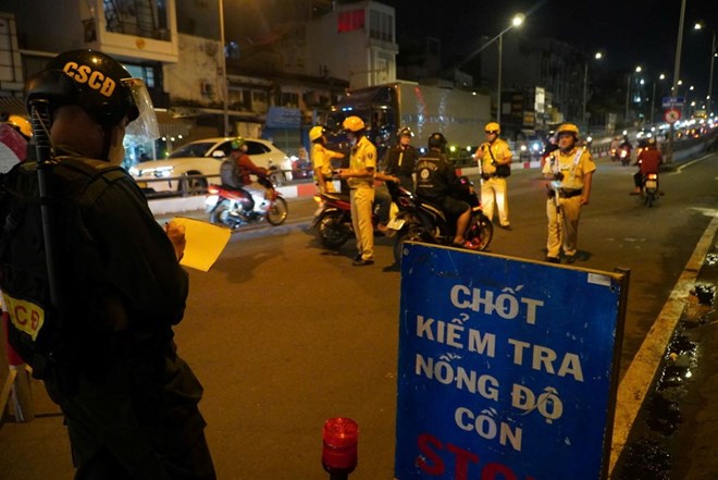 Thêm 571 trường hợp vi phạm nồng độ cồn bị CSGT TPHCM xử phạt trong ngày 12.10