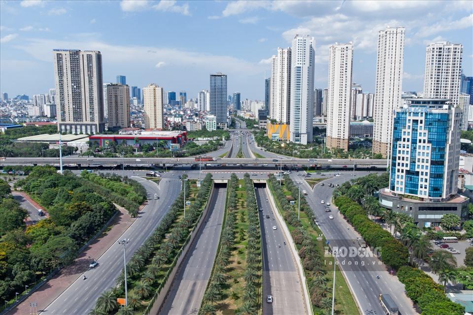 Kinh tế Hà Nội bứt phá mạnh mẽ trong giai đoạn vừa qua. Ảnh: Hữu Chánh