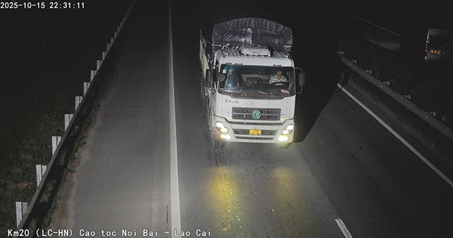 Cục CSGT thông báo hơn 2.100 tài xế không thắt dây an toàn bị camera AI ghi lại