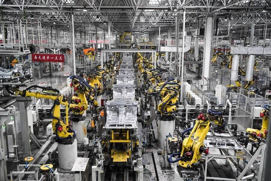 Một cơ sở sản xuất linh kiện tại Trùng Khánh, Trung Quốc. Ảnh: Xinhua