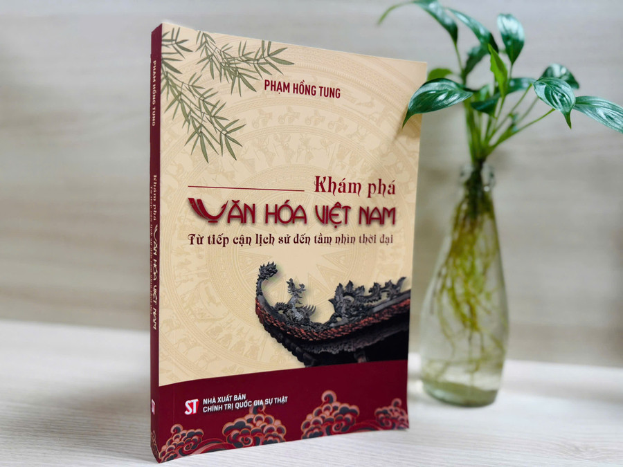 Cuốn sách dày 416 trang, tập hợp 17 chuyên luận được tác giả biên soạn, chỉnh lý trong gần 10 năm.