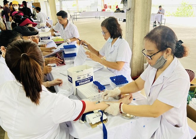 Công đoàn Giầy Cypress tổ chức khám sức khỏe cho lao động nữ