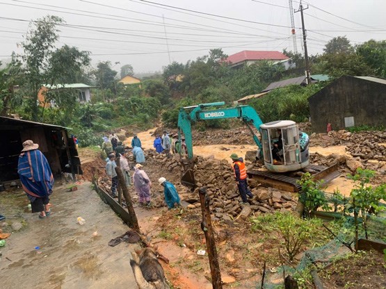 Quảng Ngãi di dời khẩn cấp người dân vùng có nguy cơ sạt lở cao
