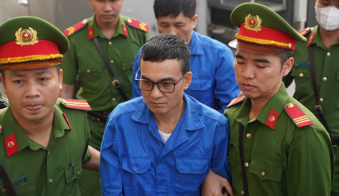 Cựu Phó Chủ tịch tỉnh, cựu Bí thư Thành ủy hầu tòa vụ đánh bạc nghìn tỉ đồng