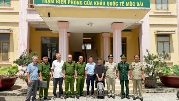 Công an giải cứu thành công nam sinh bị lừa “bắt cóc online” sang Campuchia