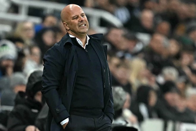 Sự nghi ngờ của Liverpool về Arne Slot