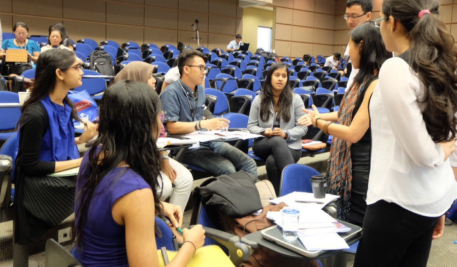 Các chương trình 'jalur mandiri' thu hút lượng lớn sinh viên khỏi các trường đại học tư.