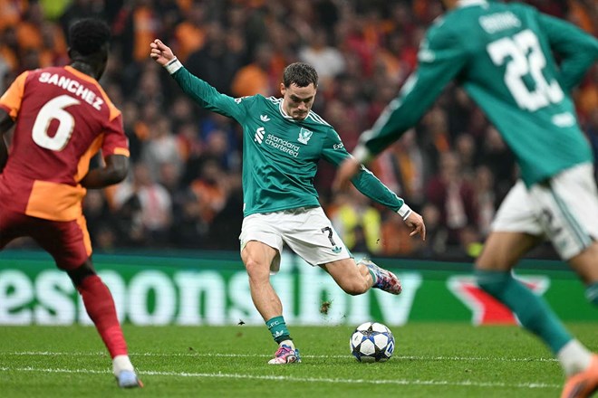 Florian Wirtz tỏ ra lép vế trước đòi hỏi về thể chất tại Premier League.  Ảnh: AFP