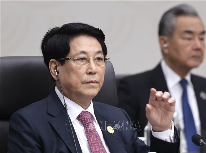 Chủ tịch nước Lương Cường dự Phiên họp thứ 2 Hội nghị Cấp cao APEC lần thứ 32. Ảnh: Lâm Khánh/TTXVN