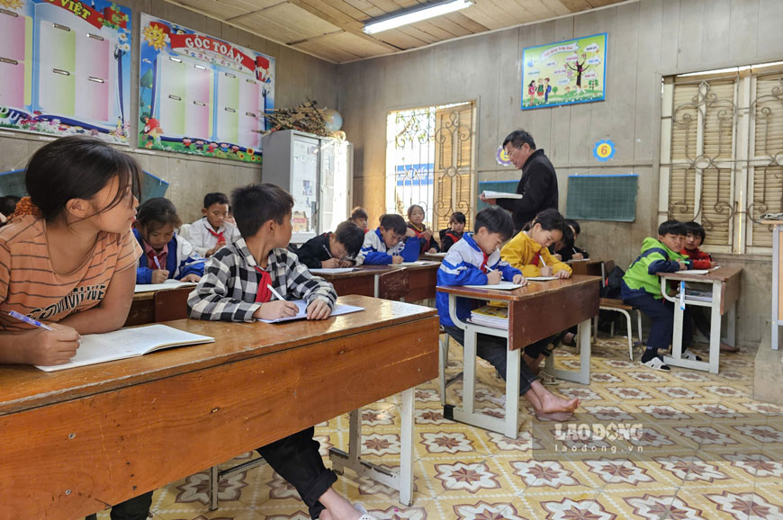 Đề án dạy tiếng Anh từ lớp 1 đặt ra nhiều kỳ vọng và thách thức đối với trường học vùng cao. Ảnh: Bảo Nguyên