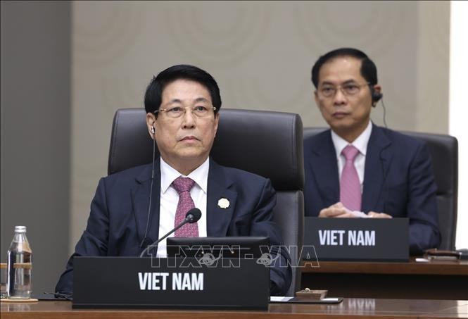 Chủ tịch nước Lương Cường dự Phiên họp thứ 2 Hội nghị Cấp cao APEC lần thứ 32. Ảnh: Lâm Khánh/TTXVN