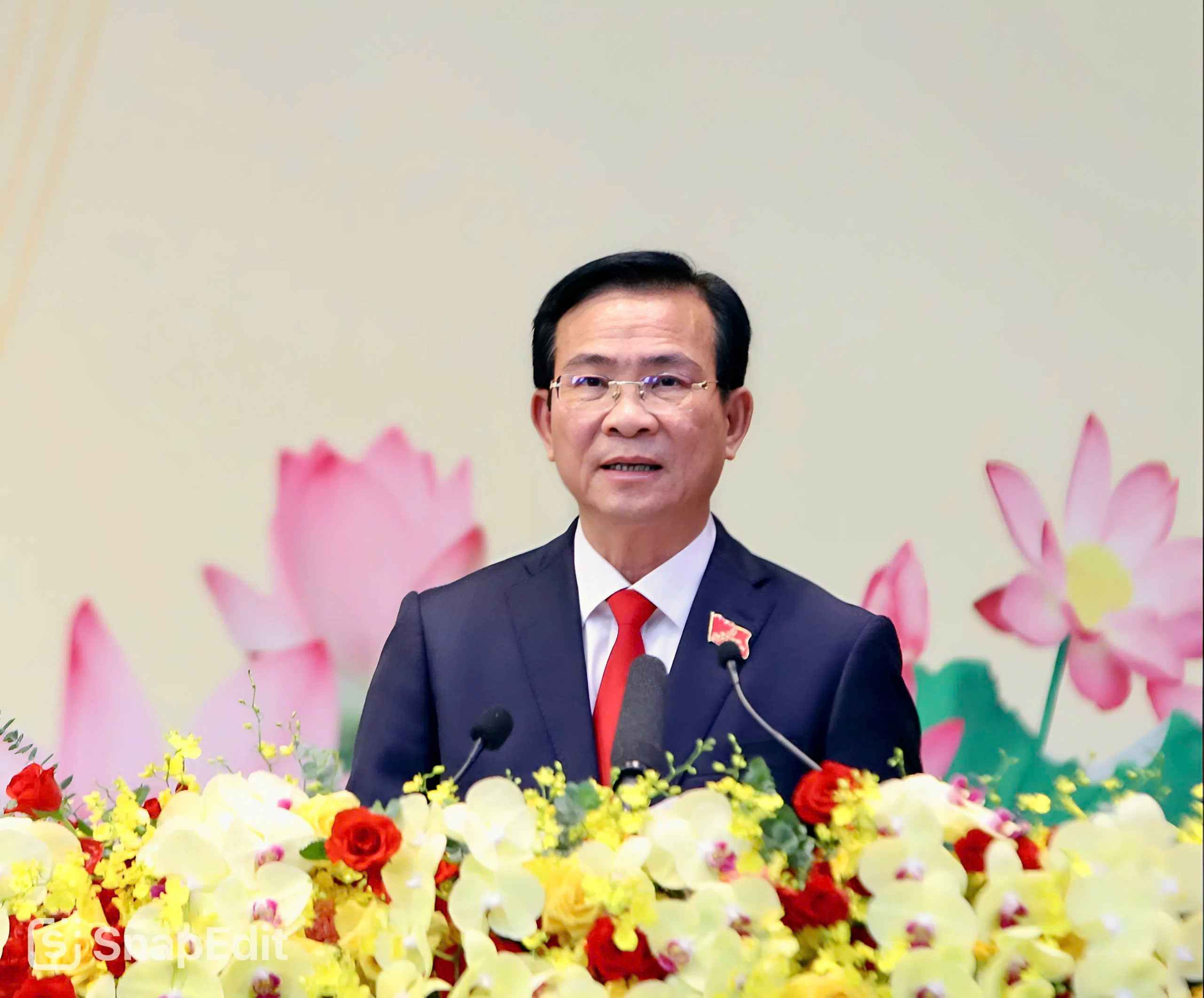 Chủ tịch UBND tỉnh Lâm Đồng Hồ Văn Mười giao các sở, ngành, địa phương tập trung thực hiện tốt nhiệm vụ giải ngân vốn đầu tư công trên địa bàn. Ảnh: Phúc Khánh