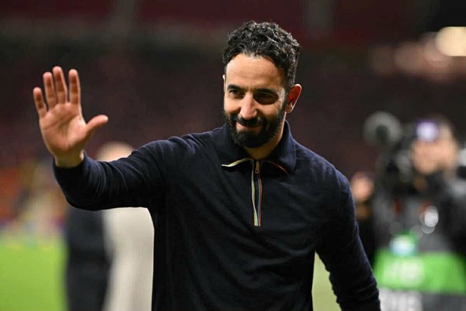 Ruben Amorim đáp trả Cristiano Ronaldo