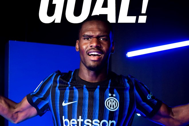 Inter Milan đánh bại Lazio, chiếm ngôi đầu bảng Serie A