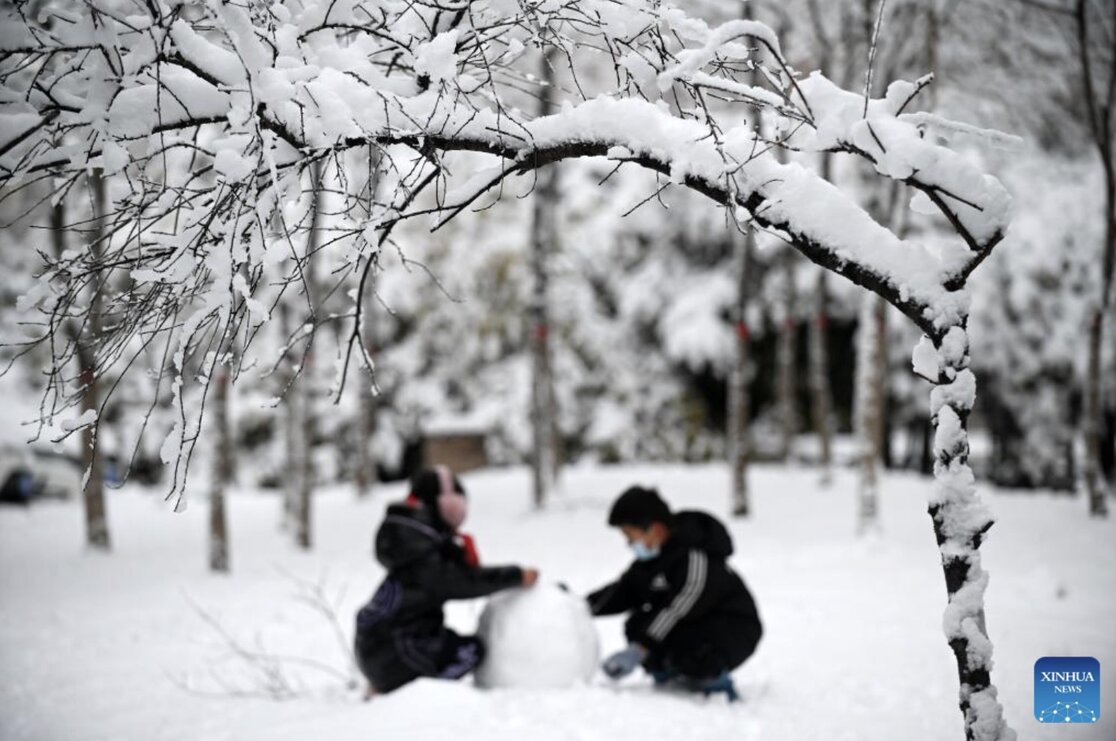 Lốc xoáy vùng cực có dấu hiệu suy yếu, mở đường cho không khí lạnh tràn xuống phía nam trong mùa đông năm nay. Ảnh: Xinhua