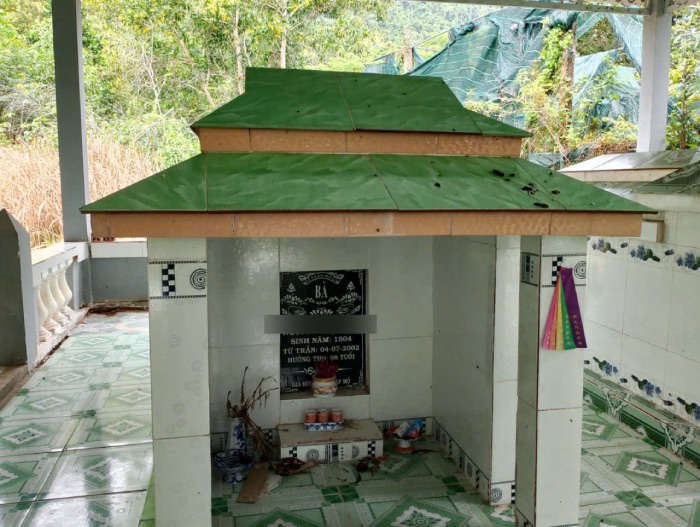 Ngôi mộ lâu năm nhất ở đây được thể hiện xây dựng vào năm 2002. Ảnh: Nhóm PV.