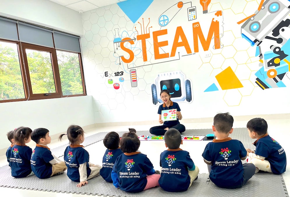 Một giờ lên lớp của cô Lê Lan Hương. Ảnh: Vân Trang