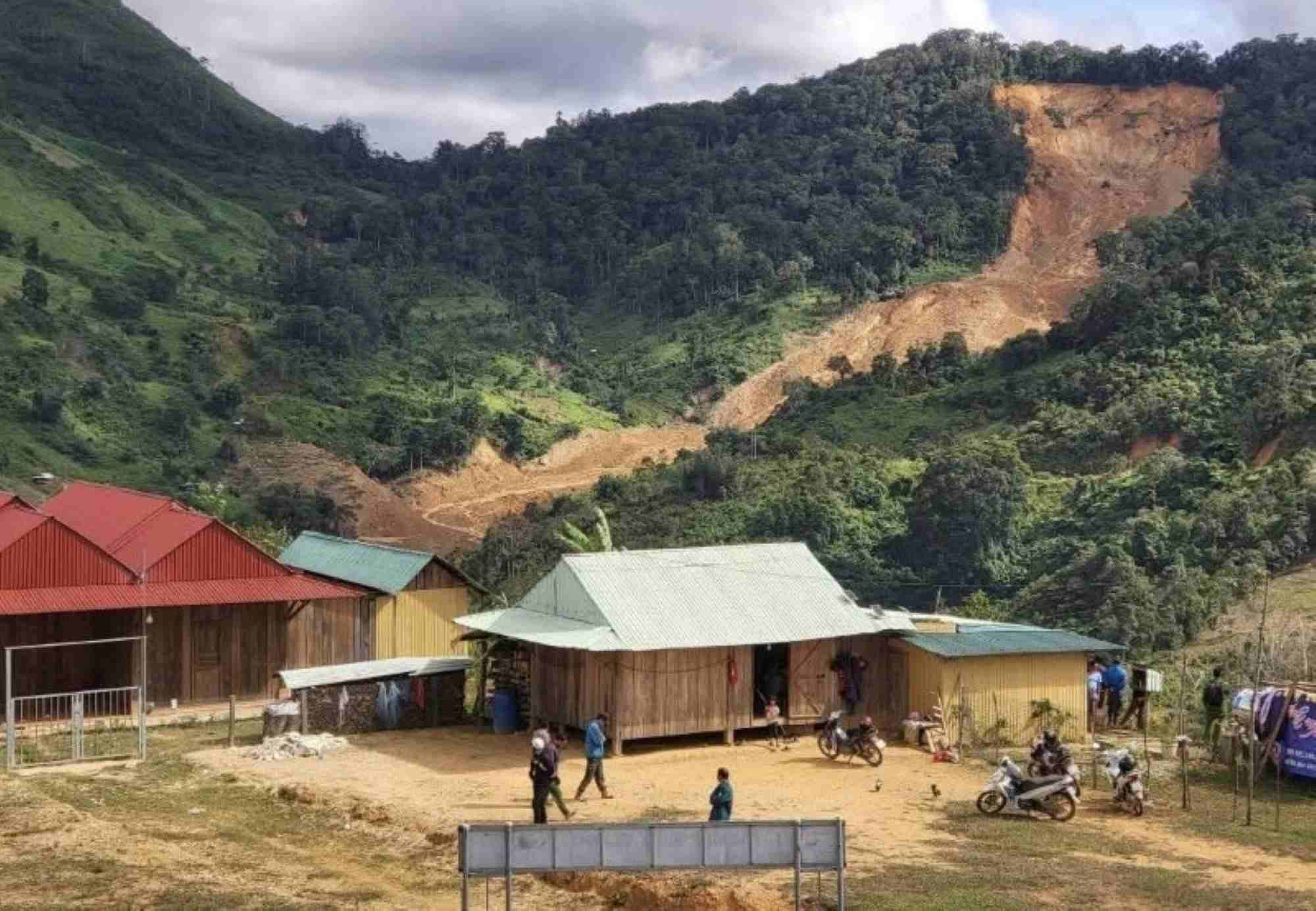 Khu vực miền núi (Quảng Nam cũ) dày đặc các điểm có nguy cơ sạt lở núi. Ảnh: Linh Trần