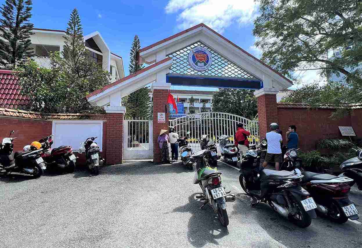 Trường tiểu học Trưng Vương, nơi bà Nga bị tố sử dụng thực phẩm ẩn trong bếp an bán trú. Ảnh: Phúc Khánh