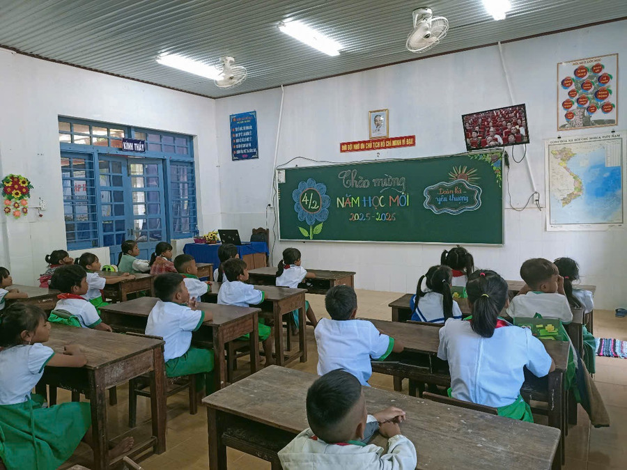 Học sinh Trường Tiểu học Nguyễn Bá Ngọc trong một tiết học. bf2f397b8c7800265969.jpg