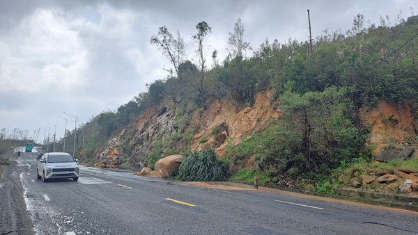 Các vị trí nguy cơ đá lăn. Ảnh: Hoài Luân