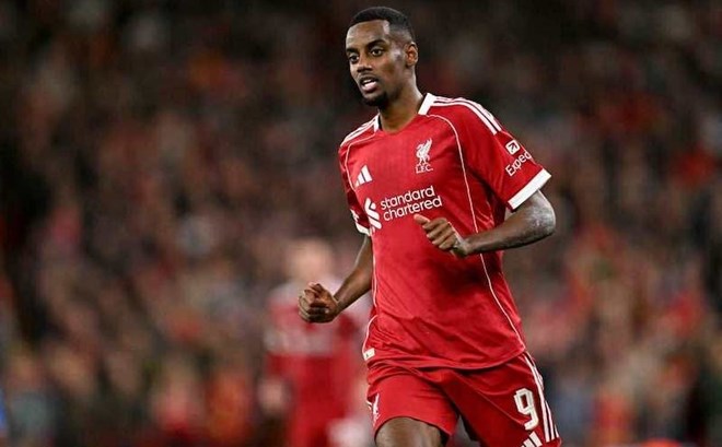 Alexander Isak tệ hại có phần lỗi lớn thuộc về Liverpool