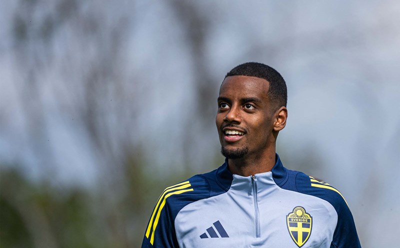 Đội tuyển Thụy Điển cũng không thể là nơi Isak tìm lại được phong độ. Ảnh: AFP