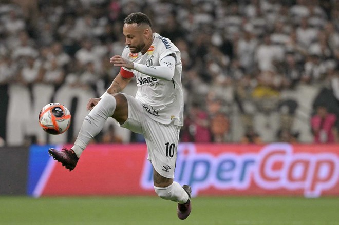 Sự trở lại của Neymar tại Santos không diễn ra suôn sẻ.  Ảnh: AFP