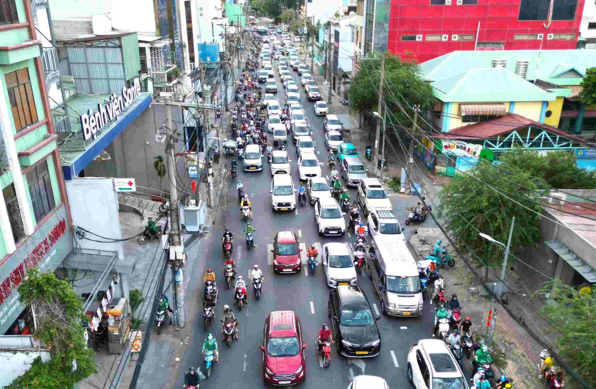 TPHCM dự kiến mở rộng đường Đinh Bộ Lĩnh kết hợp làm đường trên cao. Ảnh: Minh Quân