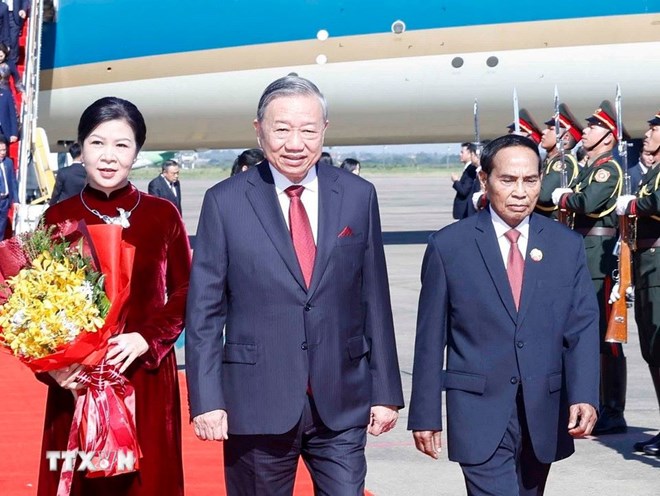 Tổng Bí thư Tô Lâm và Phu nhân đến Vientinane, bắt đầu thăm cấp Nhà nước tới Lào