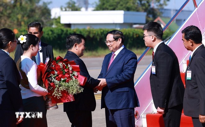 Thủ tướng Phạm Minh Chính bắt đầu chuyến công tác tại Lào