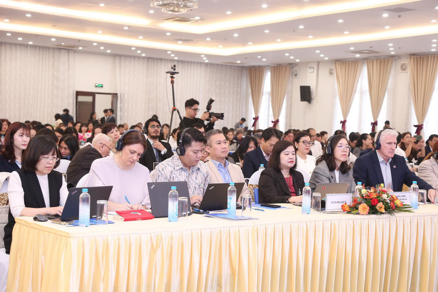 Các chuyên gia, nhà khoa học trong nước và quốc tế tham dự hội thảo. img-8993.jpg