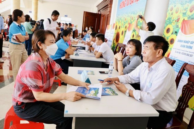 Doanh nghiệp tại Ninh Bình ồ ạt tuyển dụng lao động dịp cuối năm