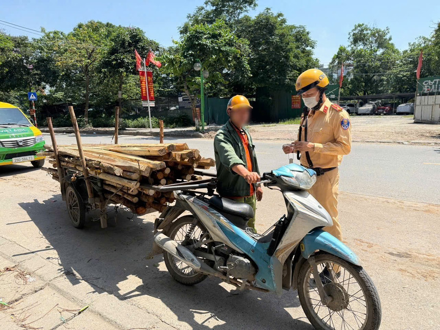 CSGT tập trung xử lý vi phạm về ATGT.