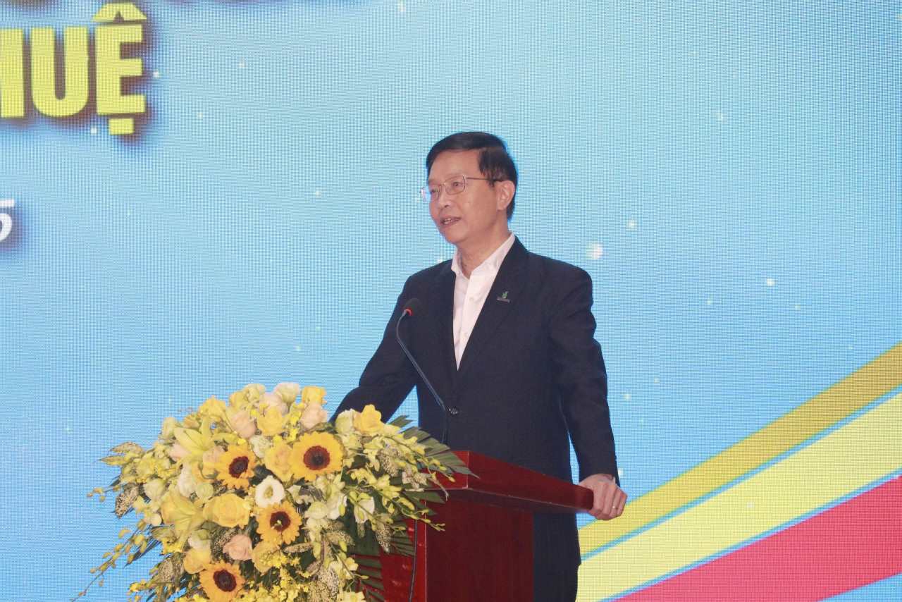 Phó Bí thư Thường trực Đảng ủy Tập đoàn Công nghiệp - Năng lượng Quốc gia Việt Nam Trần Quang Dũng phát biểu tại buổi lễ. Ảnh: Văn Đức