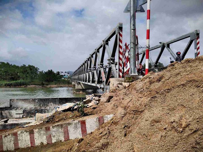 Khẩn trương khắc phục sạt lở cầu Ngọc Thảo trên sông Cái Nha Trang