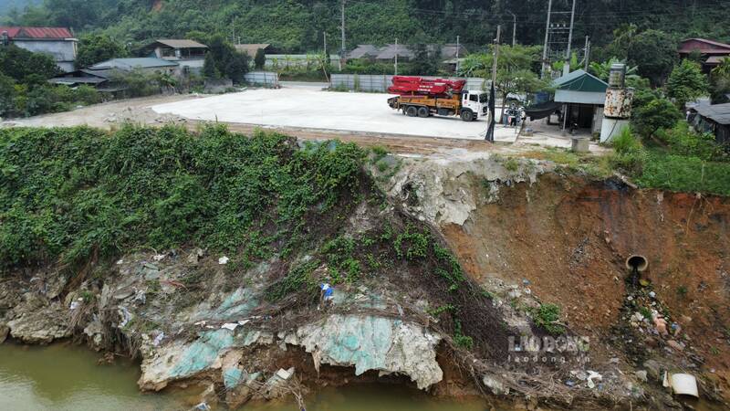 Sạt lở tại vị trí lấn chiếm thuộc trạm trộn bê tông Công ty