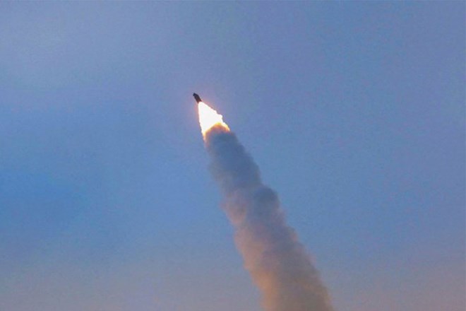 Triều Tiên phóng tên lửa siêu vượt âm