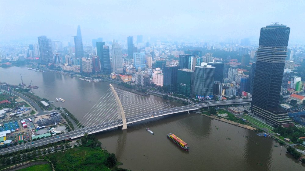 Cầu Ba Son nhìn từ trên cao. Ảnh: Anh Tú