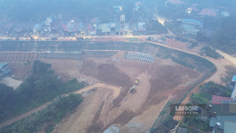 Toàn cảnh tuyến kè ở đường 23.9, phường Cam Đường, tỉnh Lào Cai ghi nhận trong chiều 15.1. Ảnh: Đinh Đại