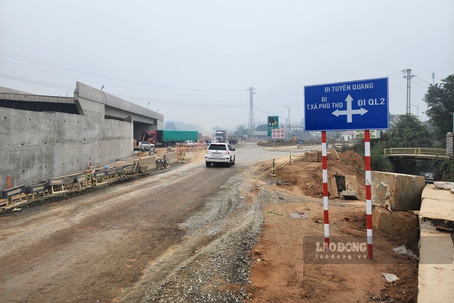 Khu vực giao nhau giữa đường Hồ Chí Minh và điểm cuối cao tốc Tuyên Quang - Phú Thọ. Ảnh: Tô Công.