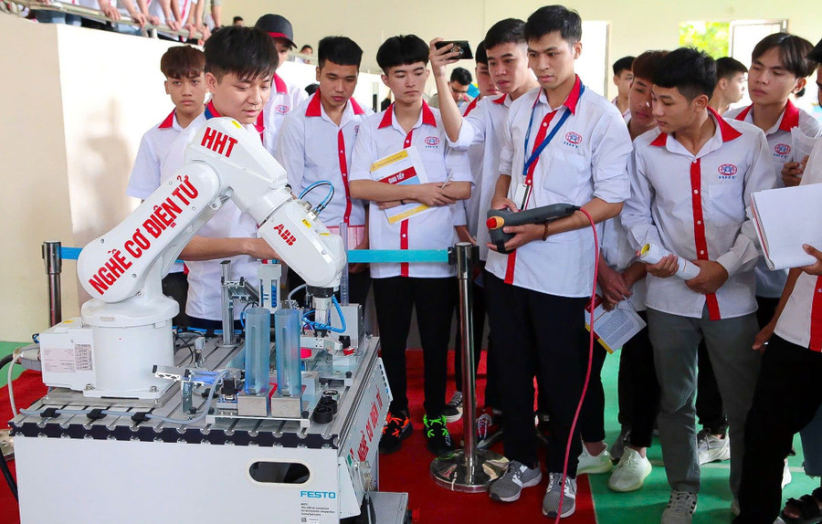 Sinh viên Trường Cao đẳng Công nghệ cao Hà Nội. Ảnh: NTCC