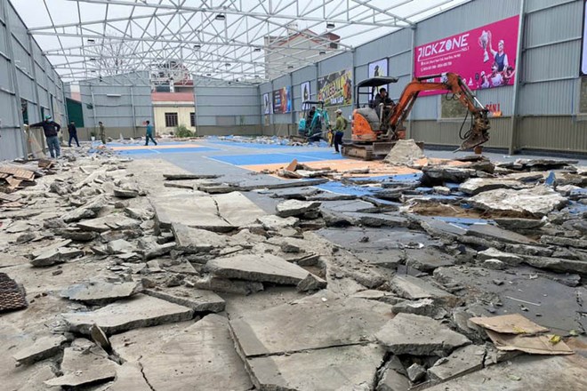 Sân pickleball xây trái phép: Xã vận động tháo dỡ, người dân không chấp hành