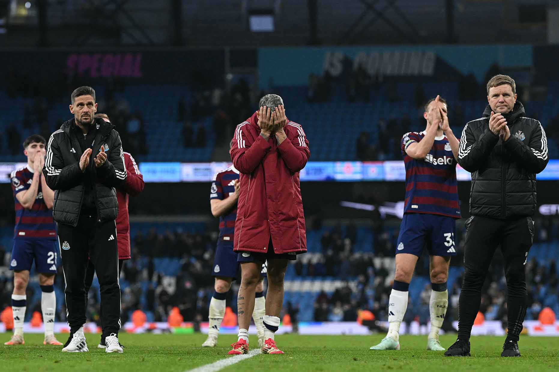 Trận thua Brentford càng làm trầm trọng hơn vấn đề của Newcastle.  Ảnh: AFP