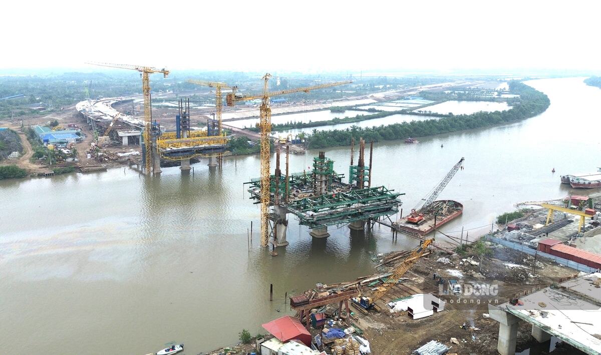 Gói thầu thi công cầu Hải Thành hiện đạt 55% khối lượng.