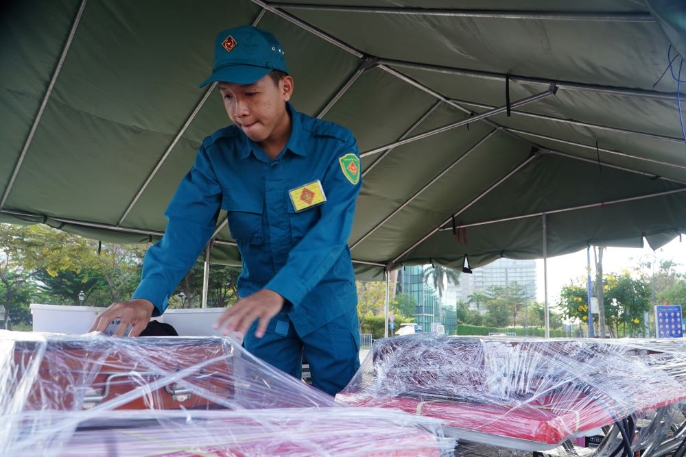 Hệ thống điều khiển tự động hiện đại được triển khai giúp nhịp độ màn trình diễn chuyên nghiệp và hạn chế tối đa lượng khói.