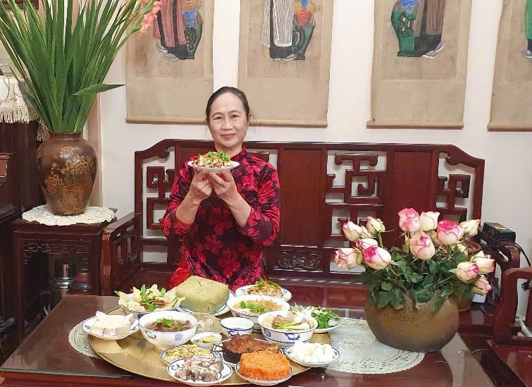 Mâm cỗ Tết xưa của người Hà Nội. Ảnh: ITN. tet-viet-trong-ky-nguyen-so-1.jpg