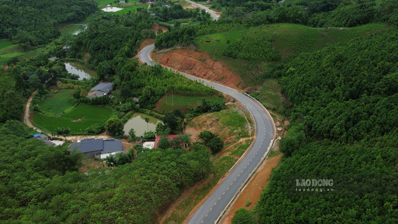 Tuyến đường đóng vai trò kết nối các trục giao thông của tỉnh Lào Cai. Ảnh: Đinh Đại