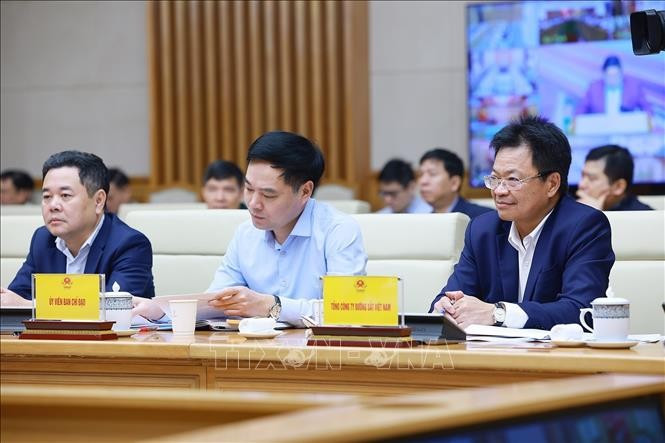 Đại diện các bộ, ngành tham dự phiên họp thứ 7 của Ban Chỉ đạo các công trình trọng điểm, dự án quan trọng quốc gia lĩnh vực đường sắt. Ảnh: Dương Giang/TTXVN Đại diện các bộ, ngành tham dự phiên họp thứ 7 của Ban Chỉ đạo các công trình trọng điểm, dự án quan trọng quốc gia lĩnh vực đường sắt. Ảnh: Dương Giang/TTXVN