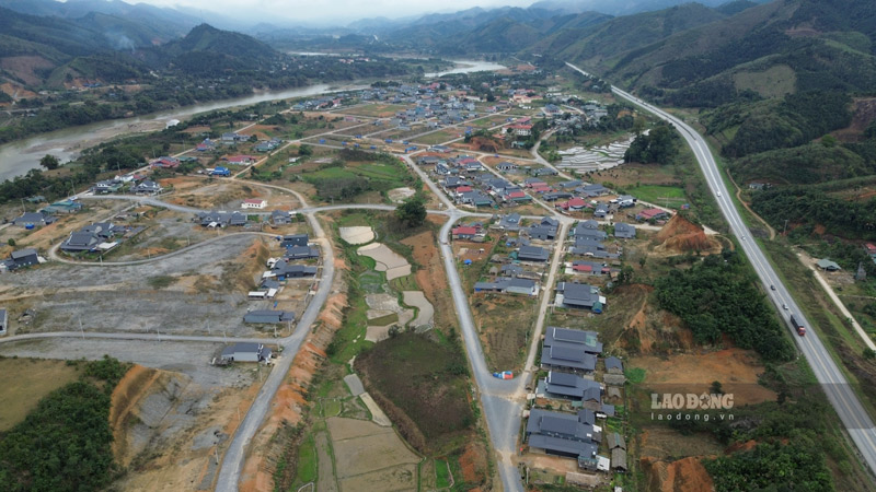 Dự án Cảng hàng không Sa Pa được thực hiện cạnh cao tốc Nội Bài - Lào Cai. Ảnh: Đinh Đại